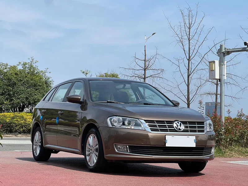 Volkswagen Gran Lavida 2013 1.6L Automatic Comfort Type exterior photo 2 Volkswagen Gran Lavida 2013 1.6L Automatic Comfort Type exterior photo 2