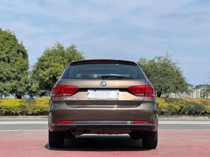 Volkswagen Gran Lavida 2013 1.6L Automatic Comfort Type exterior photo 4 Volkswagen Gran Lavida 2013 1.6L Automatic Comfort Type exterior photo 4
