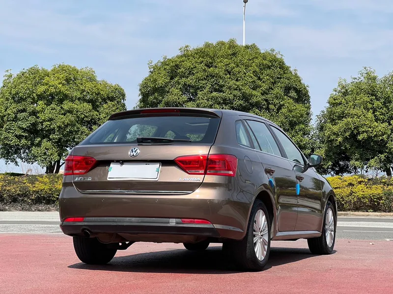 Volkswagen Gran Lavida 2013 1.6L Automatic Comfort Type exterior photo 5 Volkswagen Gran Lavida 2013 1.6L Automatic Comfort Type exterior photo 5