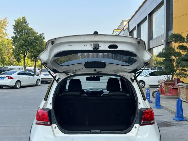 Great Wall M4 2014 1.5L Manual Comfort exterior photo 10 Great Wall M4 2014 1.5L Manual Comfort exterior photo 10