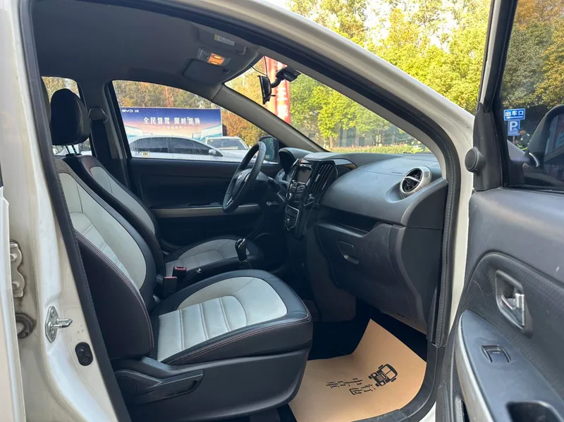 Great Wall M4 2014 1.5L Manual Comfort interior photo 17 Great Wall M4 2014 1.5L Manual Comfort interior photo 17