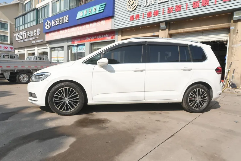 Volkswagen Touan L 2016 330TSI Automatic Luxury Edition exterior photo 3 Volkswagen Touan L 2016 330TSI Automatic Luxury Edition exterior photo 3