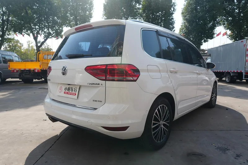 Volkswagen Touan L 2016 330TSI Automatic Luxury Edition interior photo 18 Volkswagen Touan L 2016 330TSI Automatic Luxury Edition interior photo 18