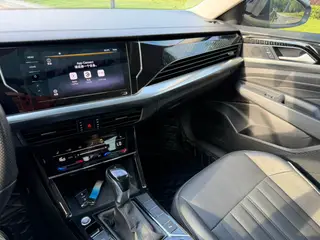 Volkswagen Passat 2023 Restyling 330TSI Star Elite Edition interior photo 11