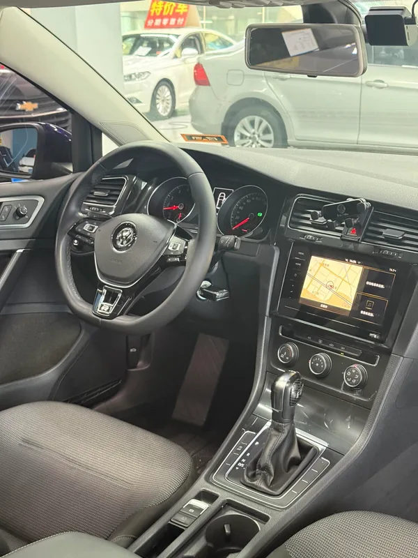 Volkswagen Golf 2020 280TSI DSG Comfortable interior photo 12 Volkswagen Golf 2020 280TSI DSG Comfortable interior photo 12