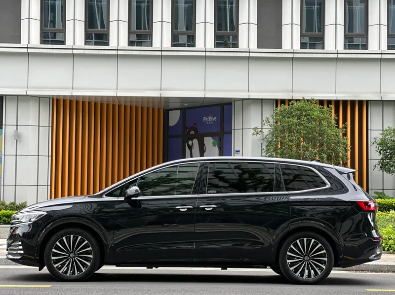 Volkswagen Viloran 2023 380TSI Versión de lujo exterior foto 4 Volkswagen Viloran 2023 380TSI Versión de lujo exterior foto 4