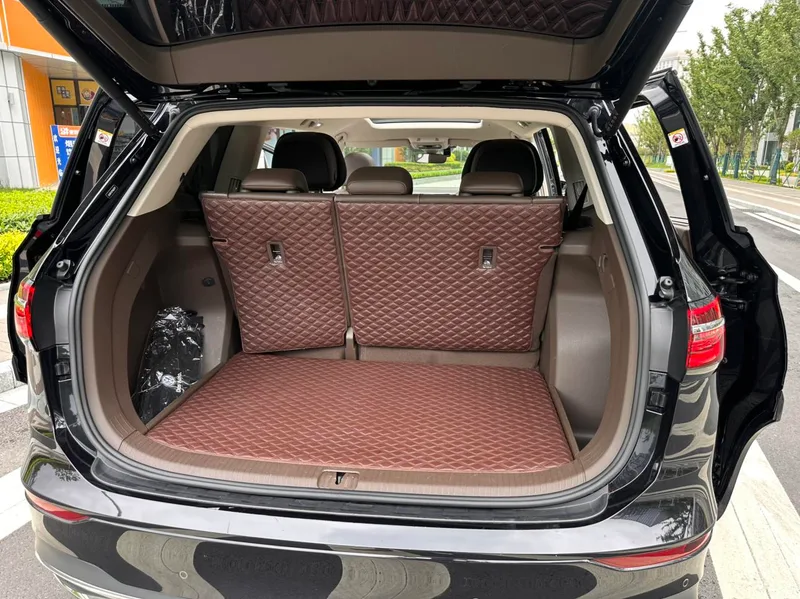 Volkswagen Viloran 2023 380TSI Versión de lujo interior foto 18 Volkswagen Viloran 2023 380TSI Versión de lujo interior foto 18