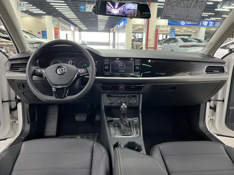 Volkswagen Lavida 2018 1.5L Versión automática de confort País V exterior foto 6 Volkswagen Lavida 2018 1.5L Versión automática de confort País V exterior foto 6