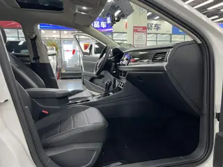 Volkswagen Lavida 2018 1.5L Versión automática de confort País V exterior foto 7 Volkswagen Lavida 2018 1.5L Versión automática de confort País V exterior foto 7