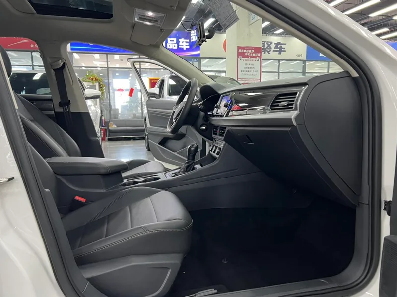 Volkswagen Lavida 2018 1.5L Versión automática de confort País V exterior foto 7 Volkswagen Lavida 2018 1.5L Versión automática de confort País V exterior foto 7