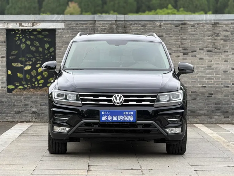Volkswagen Tiguan L 2019 330TSI Automatic two-wheel drive smart deluxe edition Country VI exterior photo 2 Volkswagen Tiguan L 2019 330TSI Automatic two-wheel drive smart deluxe edition Country VI exterior photo 2