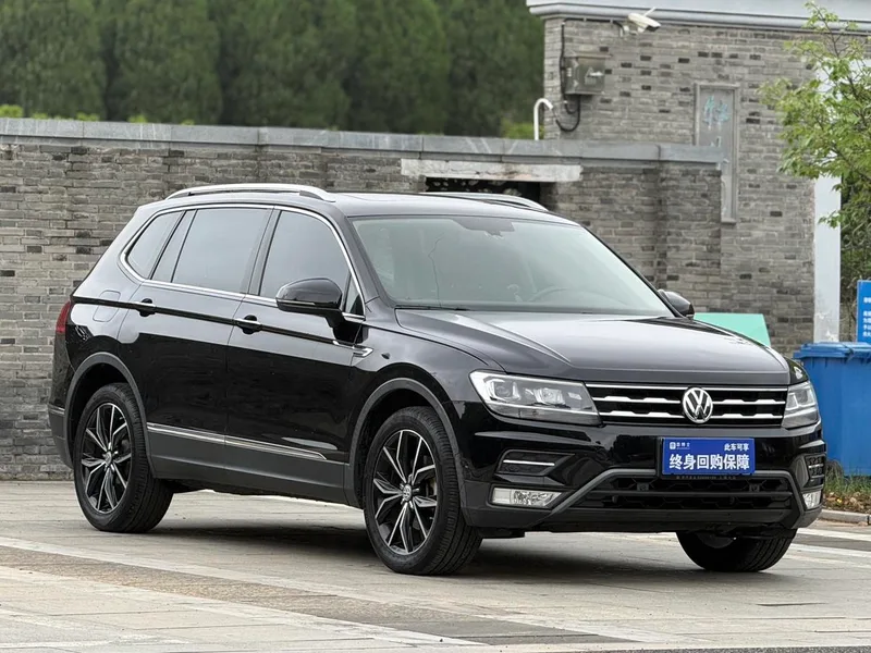 Volkswagen Tiguan L 2019 330TSI Automatic two-wheel drive smart deluxe edition Country VI exterior photo 3 Volkswagen Tiguan L 2019 330TSI Automatic two-wheel drive smart deluxe edition Country VI exterior photo 3