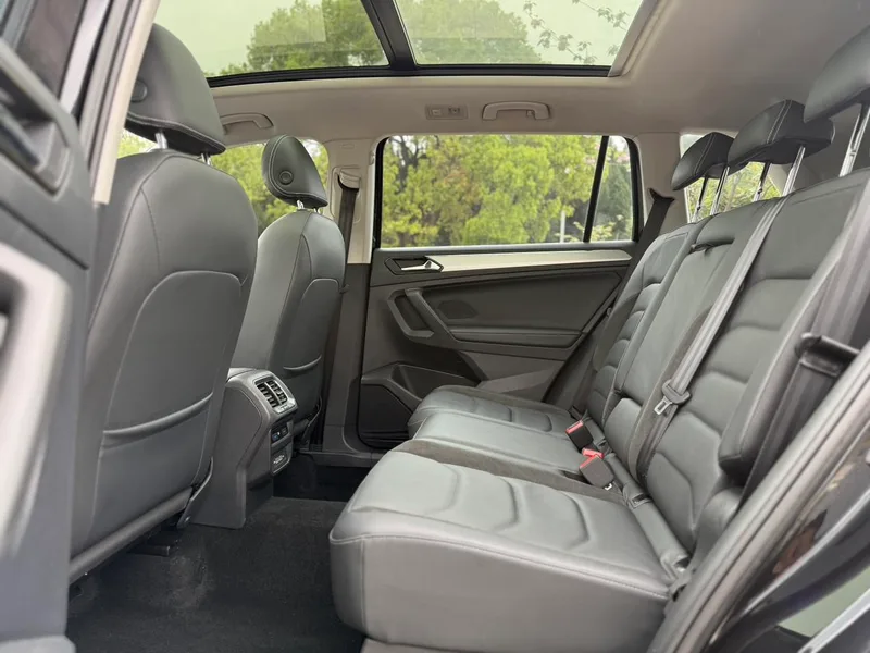 Volkswagen Tiguan L 2019 330TSI Automatic two-wheel drive smart deluxe edition Country VI exterior photo 6 Volkswagen Tiguan L 2019 330TSI Automatic two-wheel drive smart deluxe edition Country VI exterior photo 6