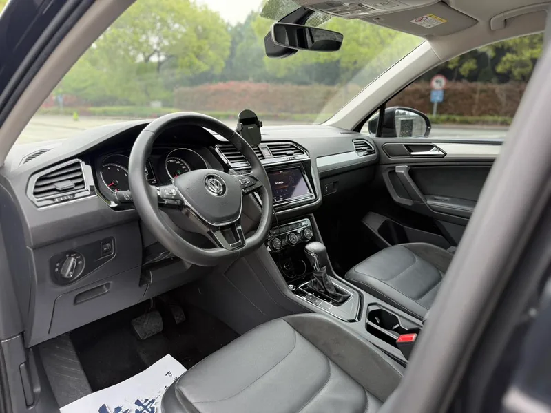 Volkswagen Tiguan L 2019 330TSI Automatic two-wheel drive smart deluxe edition Country VI interior photo 8 Volkswagen Tiguan L 2019 330TSI Automatic two-wheel drive smart deluxe edition Country VI interior photo 8