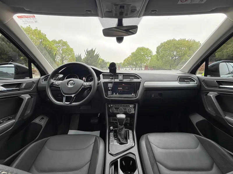 Volkswagen Tiguan L 2019 330TSI Automatic two-wheel drive smart deluxe edition Country VI interior photo 10 Volkswagen Tiguan L 2019 330TSI Automatic two-wheel drive smart deluxe edition Country VI interior photo 10