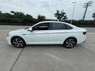 Volkswagen Sagitar 2025 Restyling 300TSI DSG Premium Edition exterior photo 4 Volkswagen Sagitar 2025 Restyling 300TSI DSG Premium Edition exterior photo 4