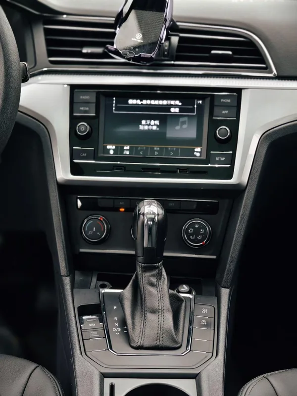 Volkswagen Lamando 2019 230TSI DSG Visual Field Edition Country VI interior photo 7 Volkswagen Lamando 2019 230TSI DSG Visual Field Edition Country VI interior photo 7