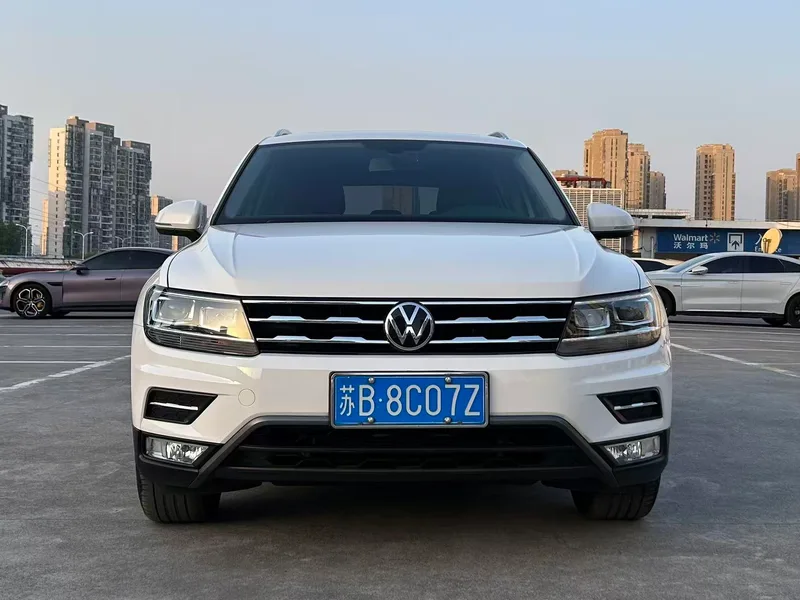 Volkswagen Tiguan L 2021 330TSI Version intelligente automatique à deux roues motrices extérieur photo 2 Volkswagen Tiguan L 2021 330TSI Version intelligente automatique à deux roues motrices extérieur photo 2