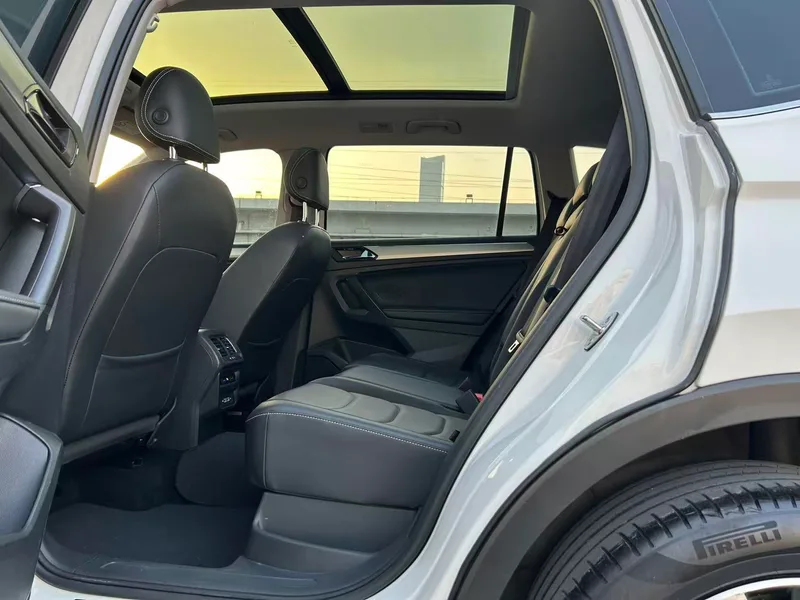 Volkswagen Tiguan L 2021 330TSI Version intelligente automatique à deux roues motrices extérieur photo 6 Volkswagen Tiguan L 2021 330TSI Version intelligente automatique à deux roues motrices extérieur photo 6