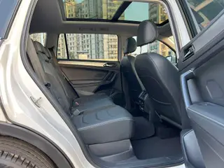 Volkswagen Tiguan L 2021 330TSI Version intelligente automatique à deux roues motrices intérieur photo 17 Volkswagen Tiguan L 2021 330TSI Version intelligente automatique à deux roues motrices intérieur photo 17