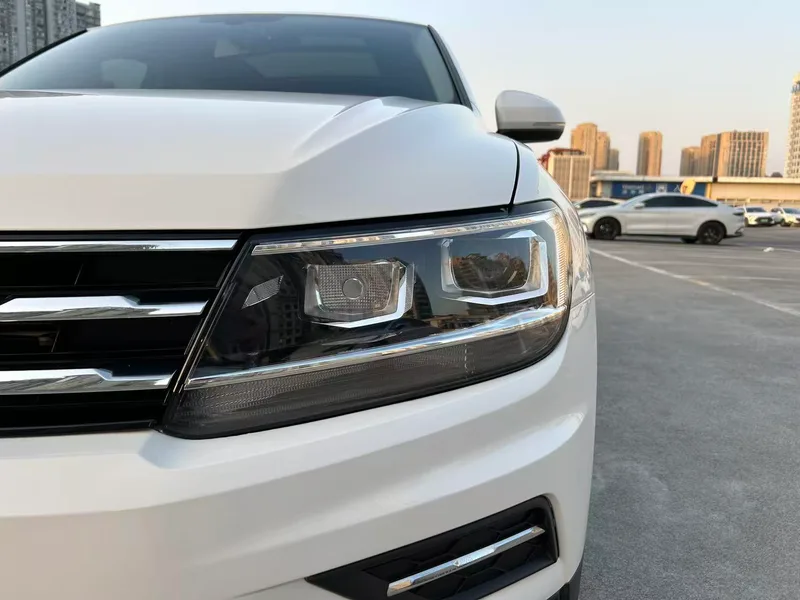 Volkswagen Tiguan L 2021 330TSI Version intelligente automatique à deux roues motrices intérieur photo 18 Volkswagen Tiguan L 2021 330TSI Version intelligente automatique à deux roues motrices intérieur photo 18