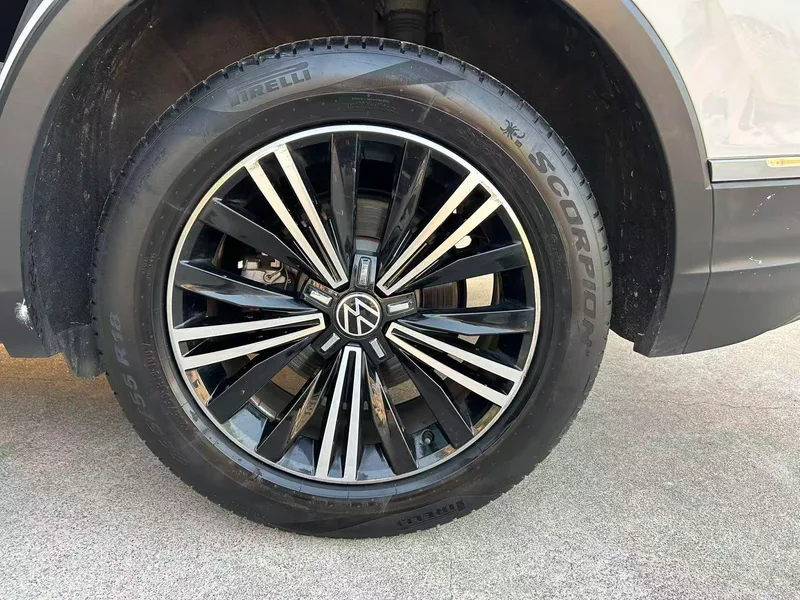 Volkswagen Tiguan L 2021 330TSI Version intelligente automatique à deux roues motrices intérieur photo 19 Volkswagen Tiguan L 2021 330TSI Version intelligente automatique à deux roues motrices intérieur photo 19