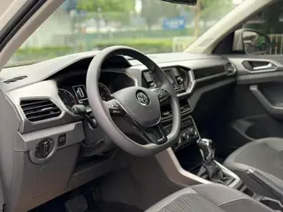Volkswagen T-Cross 2019 280TSI DSG Comfort Edition interior photo 6 Volkswagen T-Cross 2019 280TSI DSG Comfort Edition interior photo 6