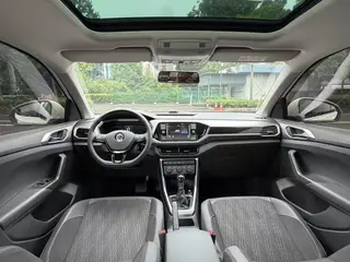 Volkswagen T-Cross 2019 280TSI DSG Comfort Edition interior photo 9 Volkswagen T-Cross 2019 280TSI DSG Comfort Edition interior photo 9