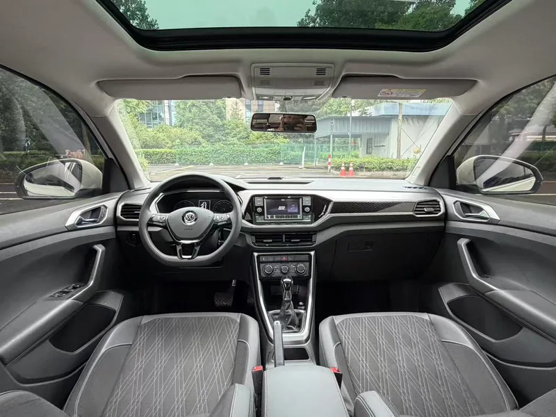 Volkswagen T-Cross 2019 280TSI DSG Comfort Edition interior photo 9 Volkswagen T-Cross 2019 280TSI DSG Comfort Edition interior photo 9