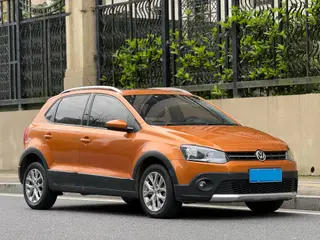 Volkswagen Polo 2016 1.6L Cross Polo Automatic exterior photo 3 Volkswagen Polo 2016 1.6L Cross Polo Automatic exterior photo 3