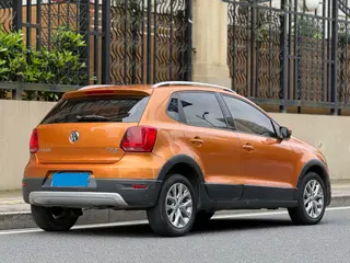 Volkswagen Polo 2016 1.6L Cross Polo Automatic interior photo 15 Volkswagen Polo 2016 1.6L Cross Polo Automatic interior photo 15