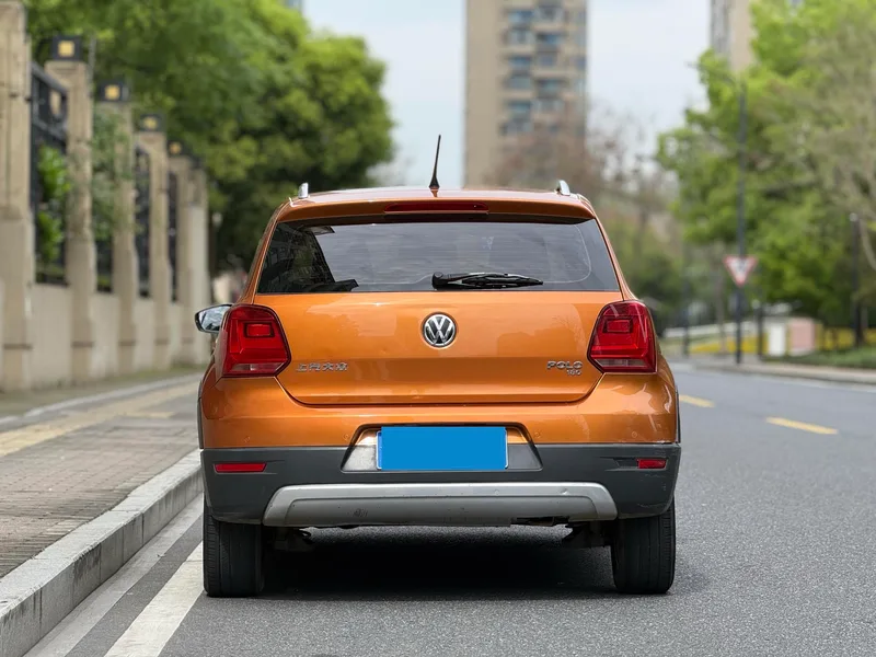 Volkswagen Polo 2016 1.6L Cross Polo Automatic interior photo 16 Volkswagen Polo 2016 1.6L Cross Polo Automatic interior photo 16