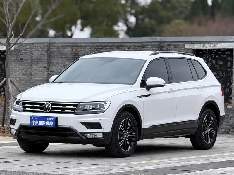 Volkswagen Tiguan L 2019 280TSI Automatic two-wheel drive panoramic comfort version Country VI exterior photo 1 Volkswagen Tiguan L 2019 280TSI Automatic two-wheel drive panoramic comfort version Country VI exterior photo 1