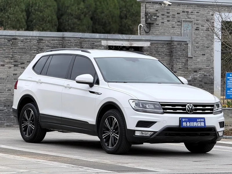 Volkswagen Tiguan L 2019 280TSI Automatic two-wheel drive panoramic comfort version Country VI exterior photo 3 Volkswagen Tiguan L 2019 280TSI Automatic two-wheel drive panoramic comfort version Country VI exterior photo 3