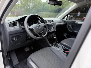 Volkswagen Tiguan L 2019 280TSI Automatic two-wheel drive panoramic comfort version Country VI exterior photo 5 Volkswagen Tiguan L 2019 280TSI Automatic two-wheel drive panoramic comfort version Country VI exterior photo 5