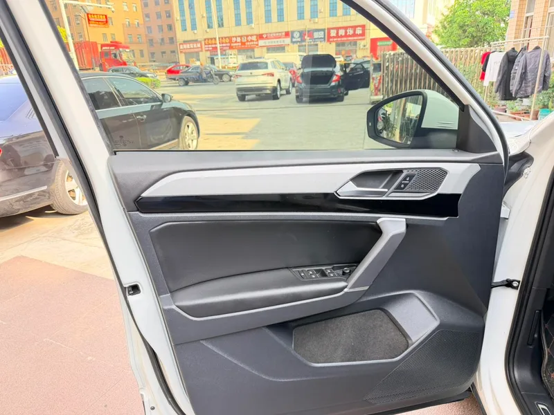 Volkswagen Tayron 2019 330TSI Modèle de luxe à deux roues motrices État VI extérieur photo 5 Volkswagen Tayron 2019 330TSI Modèle de luxe à deux roues motrices État VI extérieur photo 5