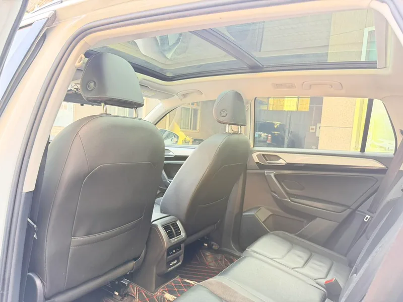 Volkswagen Tayron 2019 330TSI Modèle de luxe à deux roues motrices État VI intérieur photo 13 Volkswagen Tayron 2019 330TSI Modèle de luxe à deux roues motrices État VI intérieur photo 13