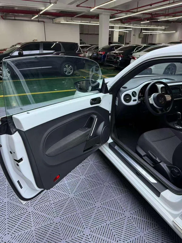 Volkswagen Beetle 2014 1.2TSI Fashionable interior photo 11 Volkswagen Beetle 2014 1.2TSI Fashionable interior photo 11