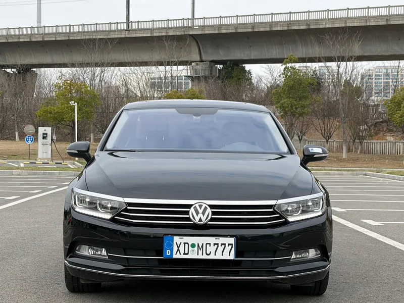 Volkswagen Magotan 2019 330TSI DSG Luxury type Country VI exterior photo 2 Volkswagen Magotan 2019 330TSI DSG Luxury type Country VI exterior photo 2