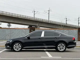 Volkswagen Magotan 2019 330TSI DSG Luxury type Country VI exterior photo 5 Volkswagen Magotan 2019 330TSI DSG Luxury type Country VI exterior photo 5