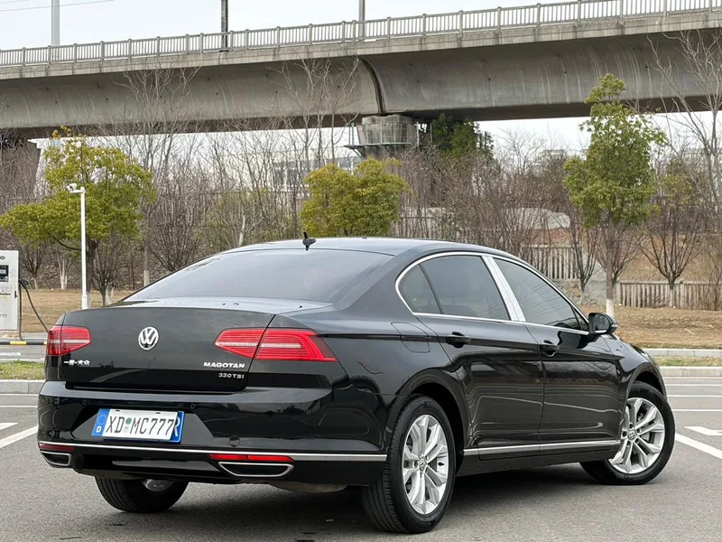 Volkswagen Magotan 2019 330TSI DSG Luxury type Country VI exterior photo 6 Volkswagen Magotan 2019 330TSI DSG Luxury type Country VI exterior photo 6