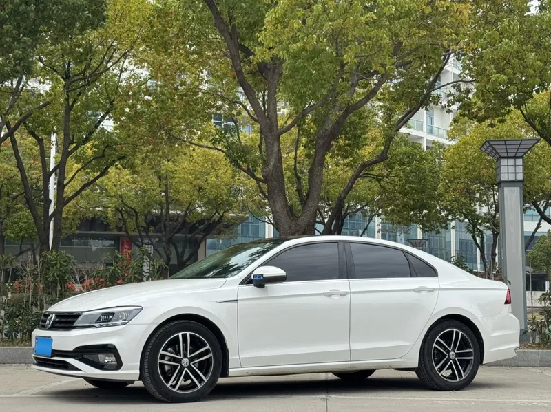 Volkswagen Lamando 2019 280TSI DSG Comfort Edition China V exterior photo 1 Volkswagen Lamando 2019 280TSI DSG Comfort Edition China V exterior photo 1