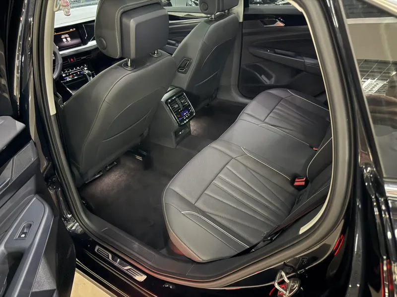 Volkswagen Passat 2024 330TSI Elite Edition interior photo 8 Volkswagen Passat 2024 330TSI Elite Edition interior photo 8