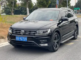 Volkswagen Tiguan L 2020 330TSI Automatic two-wheel drive panoramic comfort version Country VI exterior photo 1 Volkswagen Tiguan L 2020 330TSI Automatic two-wheel drive panoramic comfort version Country VI exterior photo 1