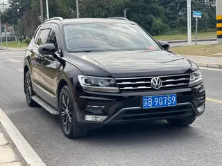 Volkswagen Tiguan L 2020 330TSI Automatic two-wheel drive panoramic comfort version Country VI exterior photo 3 Volkswagen Tiguan L 2020 330TSI Automatic two-wheel drive panoramic comfort version Country VI exterior photo 3