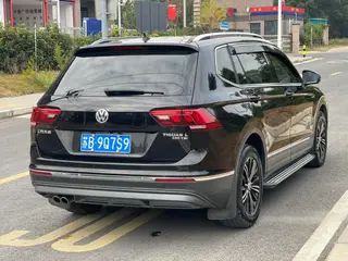 Volkswagen Tiguan L 2020 330TSI Automatic two-wheel drive panoramic comfort version Country VI exterior photo 4 Volkswagen Tiguan L 2020 330TSI Automatic two-wheel drive panoramic comfort version Country VI exterior photo 4