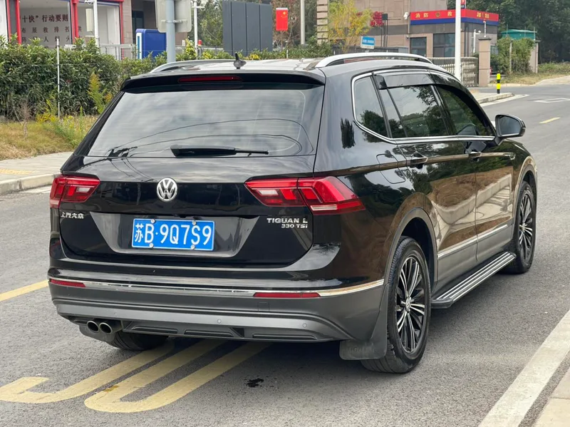 Volkswagen Tiguan L 2020 330TSI Automatic two-wheel drive panoramic comfort version Country VI exterior photo 4 Volkswagen Tiguan L 2020 330TSI Automatic two-wheel drive panoramic comfort version Country VI exterior photo 4