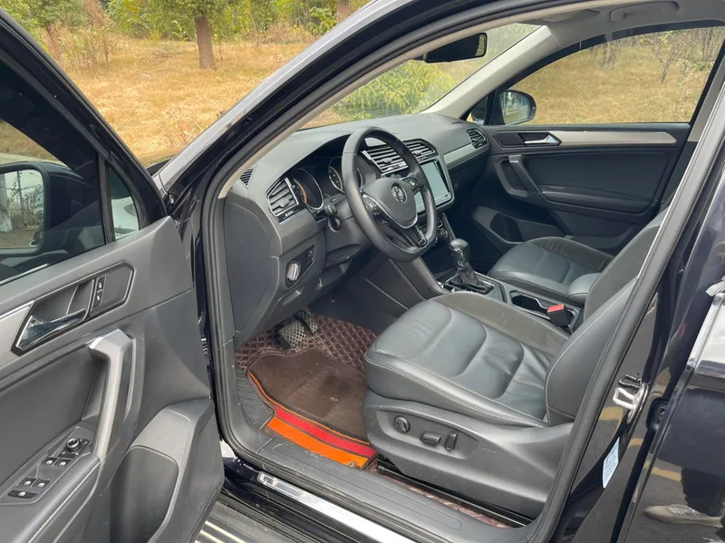 Volkswagen Tiguan L 2020 330TSI Automatic two-wheel drive panoramic comfort version Country VI exterior photo 8 Volkswagen Tiguan L 2020 330TSI Automatic two-wheel drive panoramic comfort version Country VI exterior photo 8