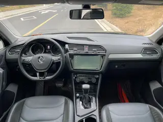 Volkswagen Tiguan L 2020 330TSI Automatic two-wheel drive panoramic comfort version Country VI interior photo 11 Volkswagen Tiguan L 2020 330TSI Automatic two-wheel drive panoramic comfort version Country VI interior photo 11