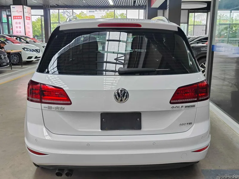 Volkswagen Golf Sportsvan 2018 230TSI automatic aggressive type exterior photo 5 Volkswagen Golf Sportsvan 2018 230TSI automatic aggressive type exterior photo 5